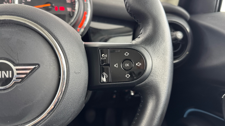 MINI Hatchback 1.5 Cooper Classic 5dr Petrol Hatchback